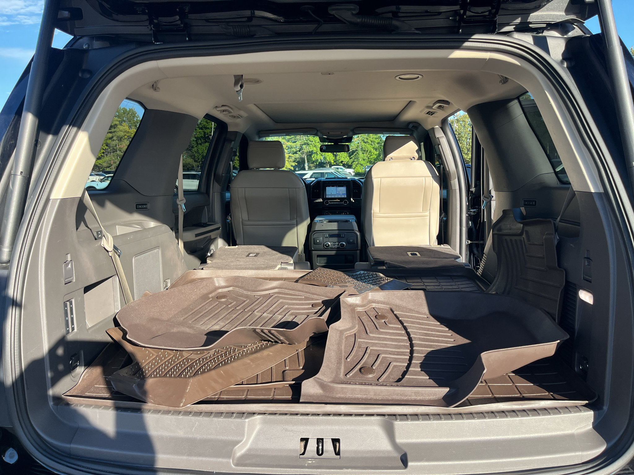 Used 2018 Ford Expedition Limited w/ Equipment Group 302A AWD/4WD image 7