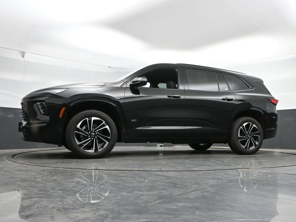 Used 2025 Buick Enclave Sport Touring AWD/4WD image 46
