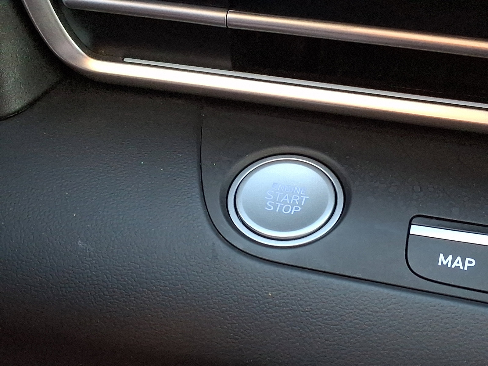 Certified 2024 Hyundai Elantra Limited FWD image 25