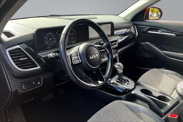 Certified 2024 Kia Seltos S FWD image 17