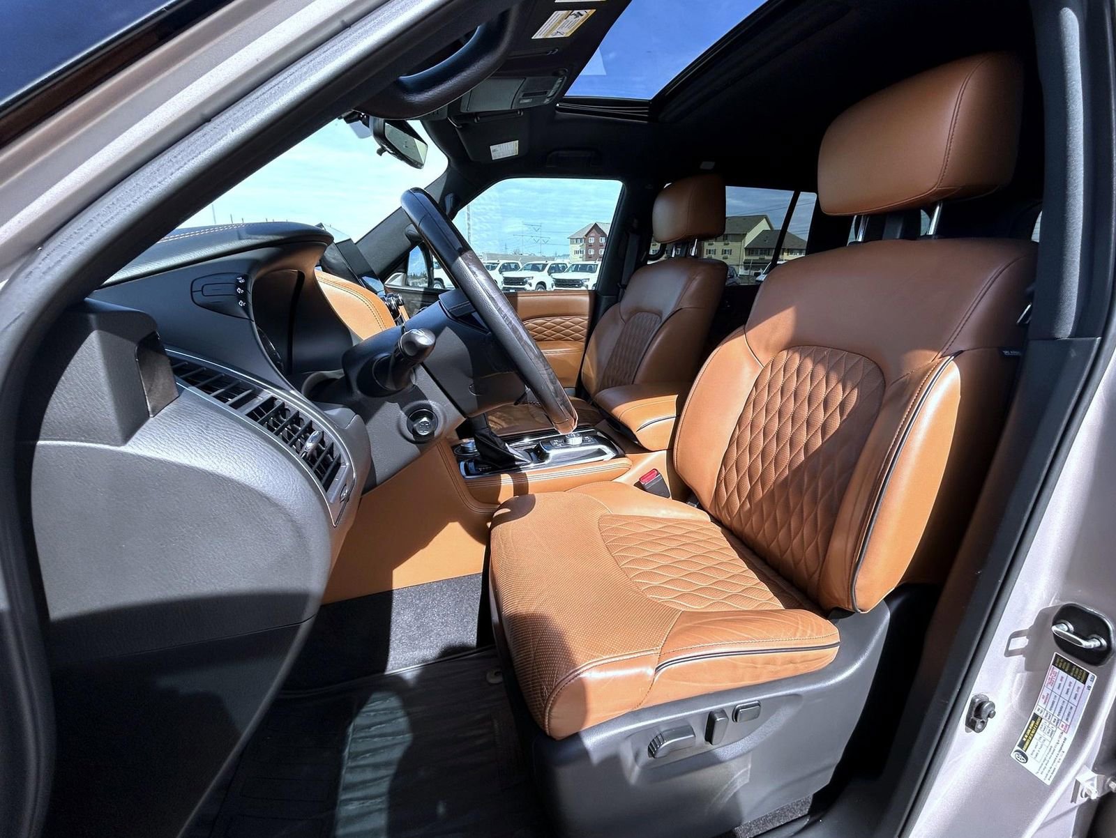 Used 2022 INFINITI QX80 Sensory w/ All-Season Package image 10