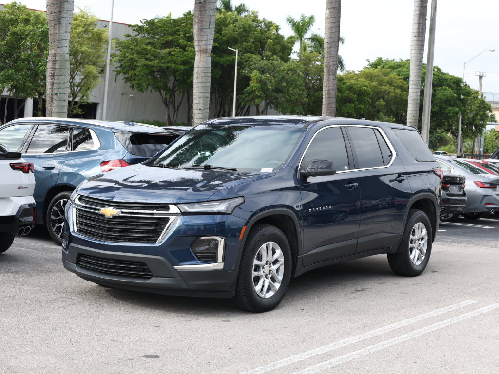 Used 2023 Chevrolet Traverse LS FWD image 1