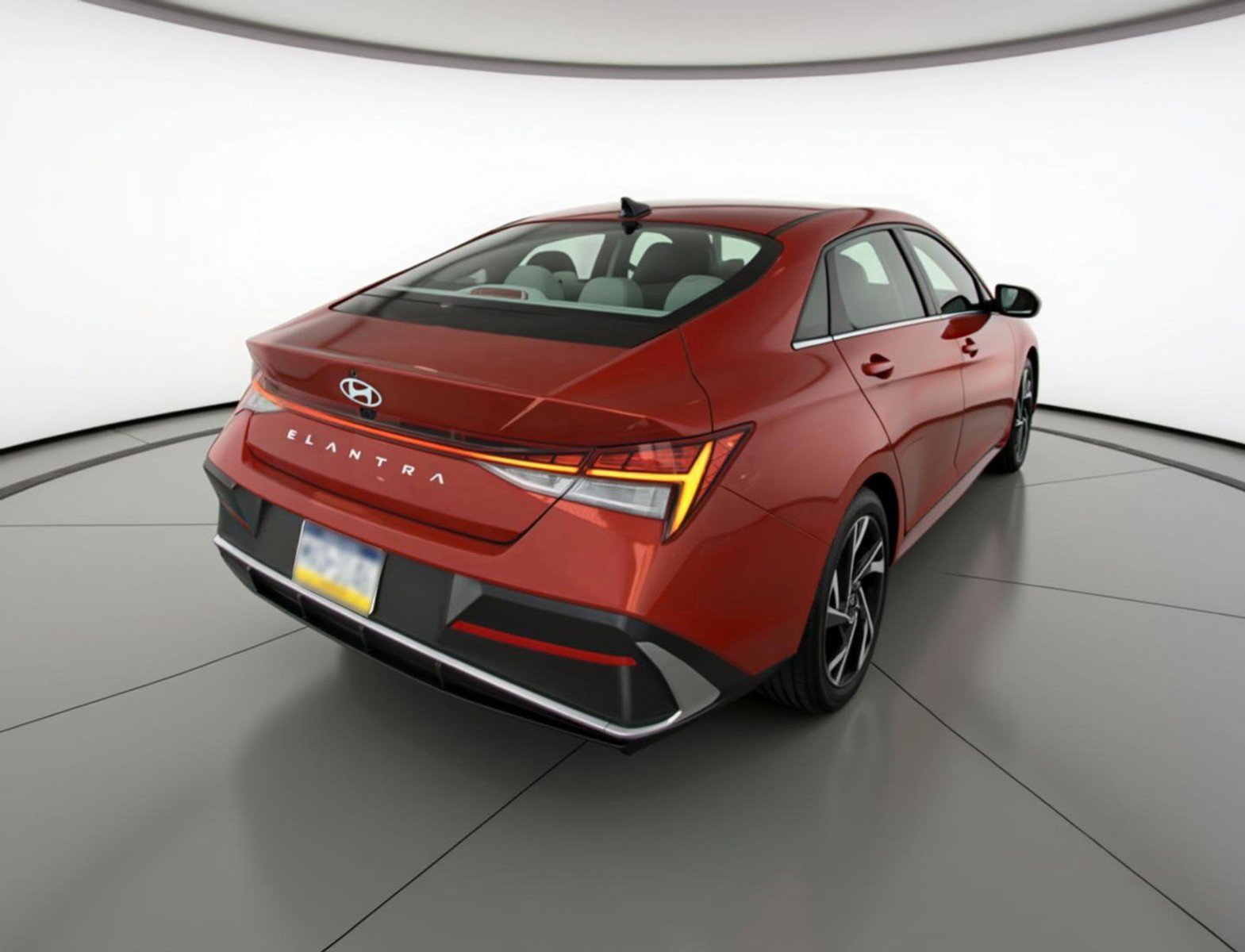 Used 2025 Hyundai Elantra SEL FWD image 9