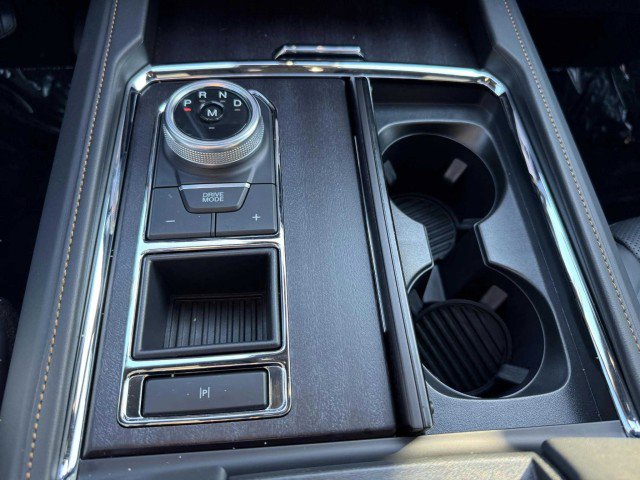 Used 2024 Ford Expedition Platinum image 31