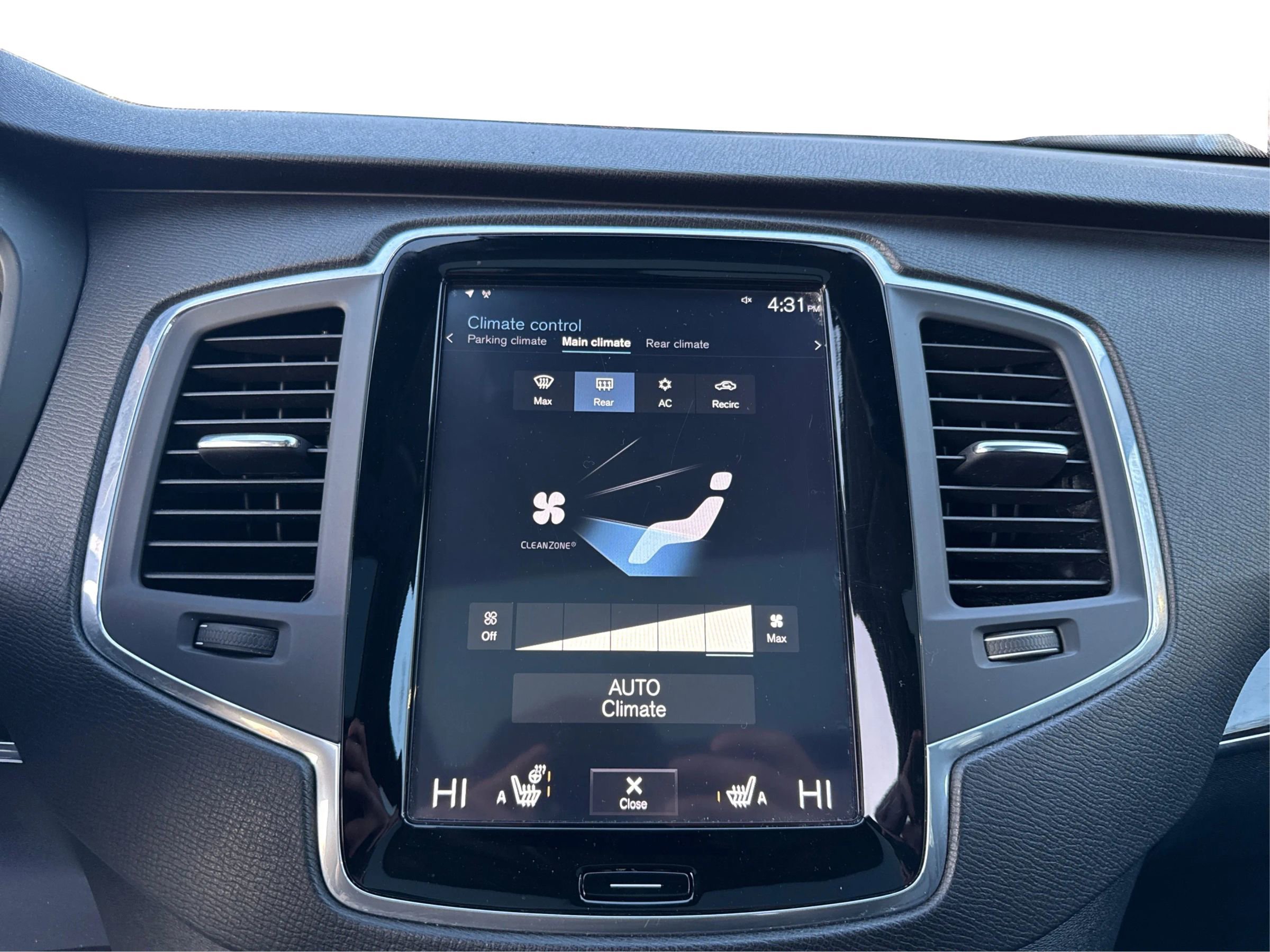 Used 2018 Volvo XC90 T5 Momentum w/ Convenience Package image 30