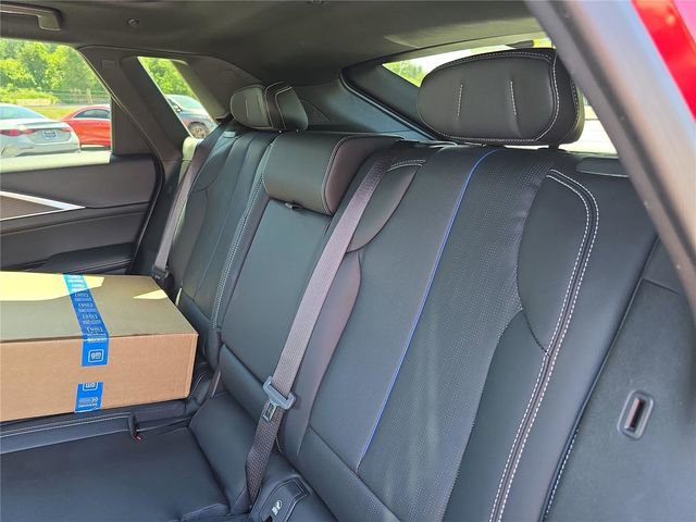 Used 2025 Cadillac Lyriq Luxury w/ LPO, Floor Liner Package AWD/4WD image 16