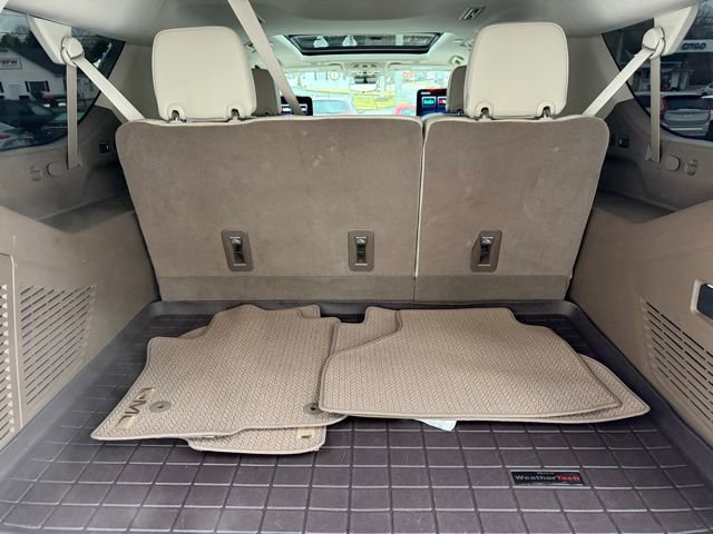 Used 2024 GMC Yukon XL Denali w/ Advanced Technology Package image 15