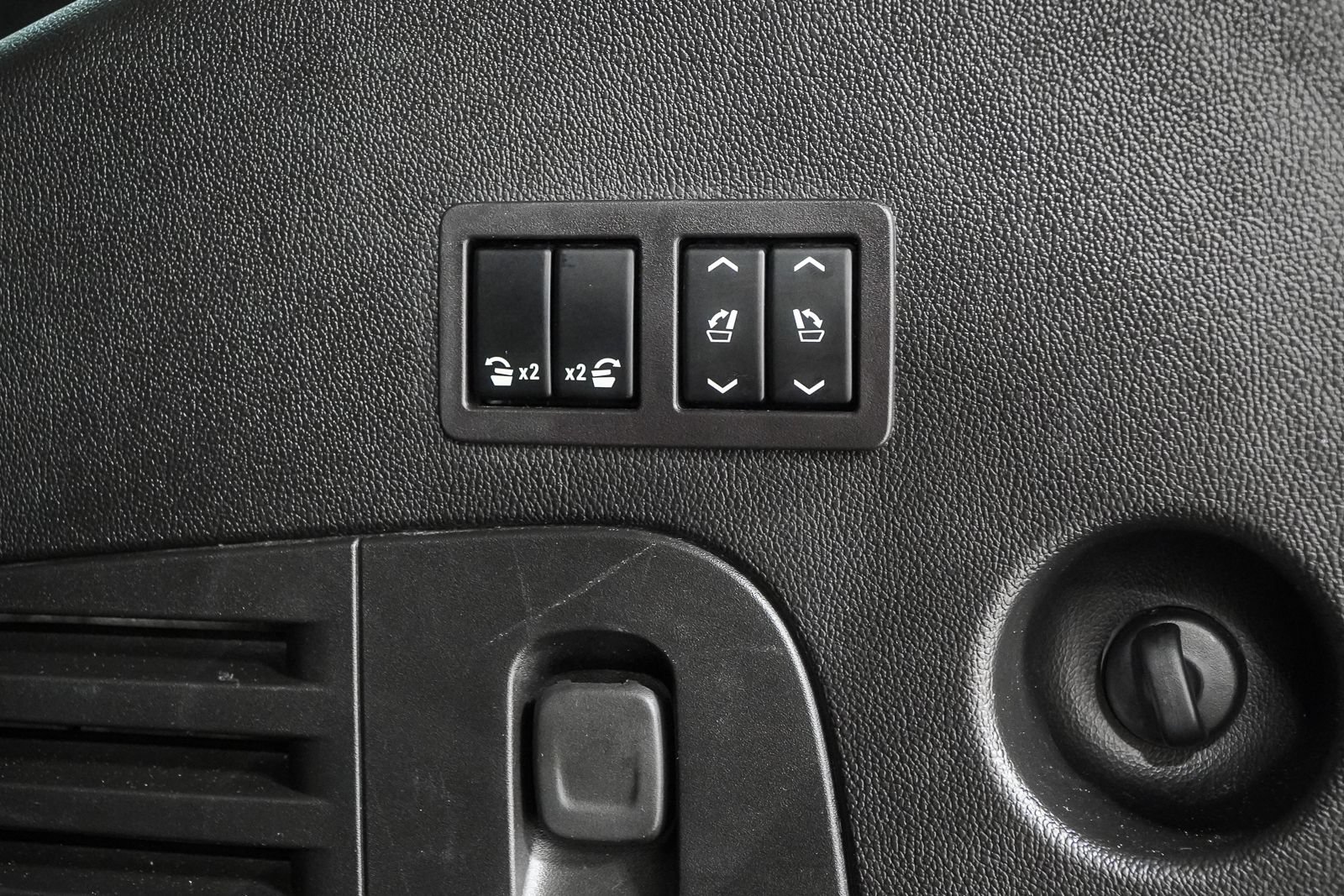 Used 2019 Chevrolet Tahoe LT w/ Luxury Package AWD/4WD image 11
