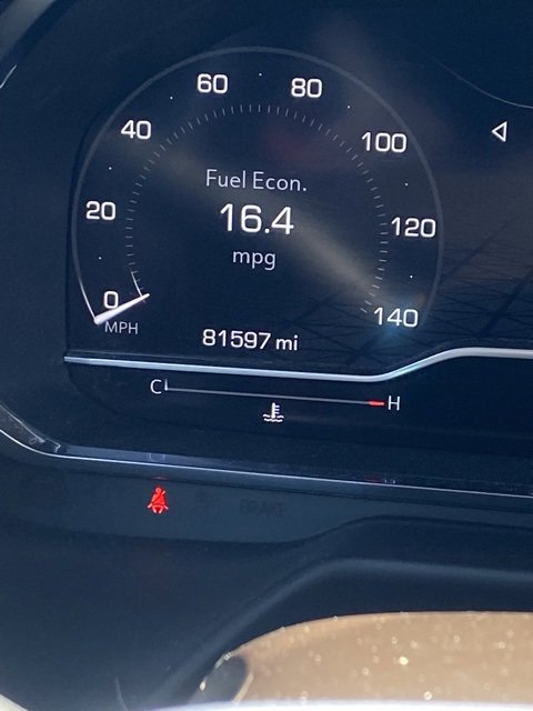 Used 2022 GMC Yukon XL SLT w/ SLT Premium Package image 6