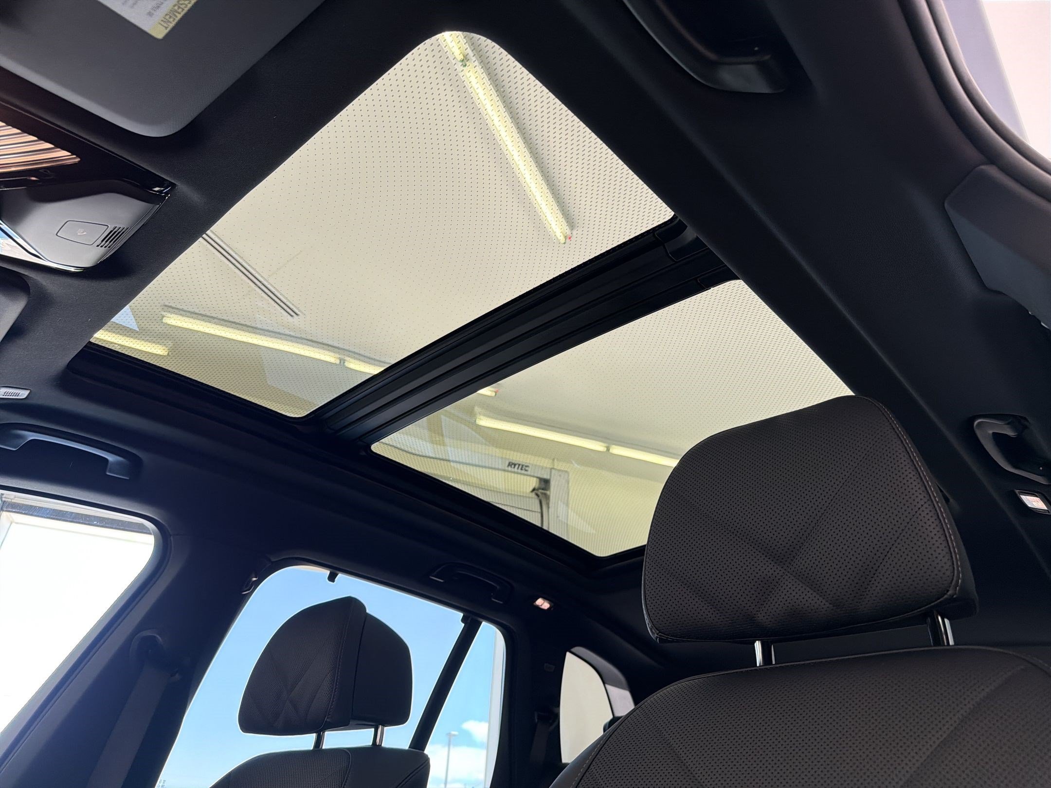 New 2026 BMW X5 M60i AWD/4WD image 16