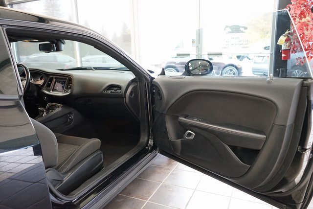 Used 2019 Dodge Challenger SXT image 38