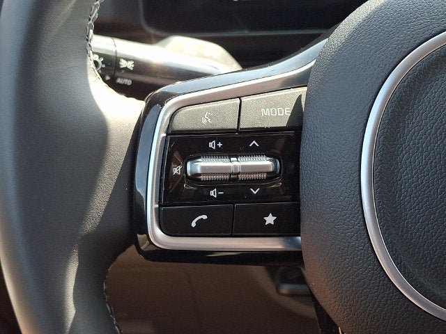 Used 2026 Kia Carnival FWD image 22