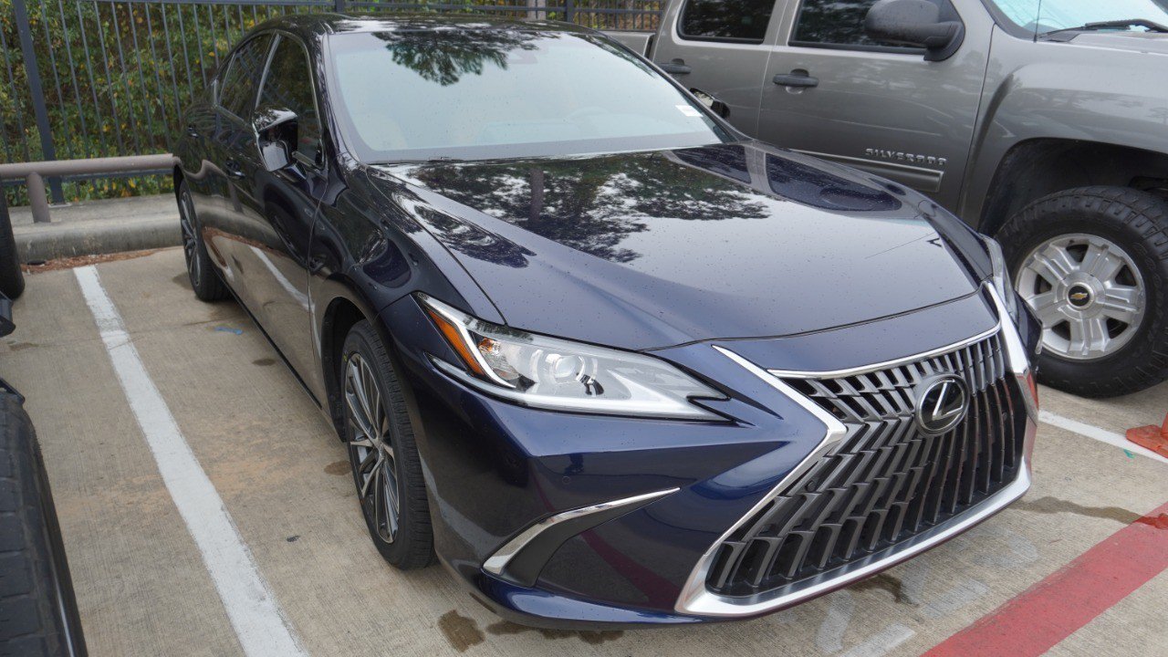 Certified 2023 Lexus ES 350 w/ Premium Package FWD image 3