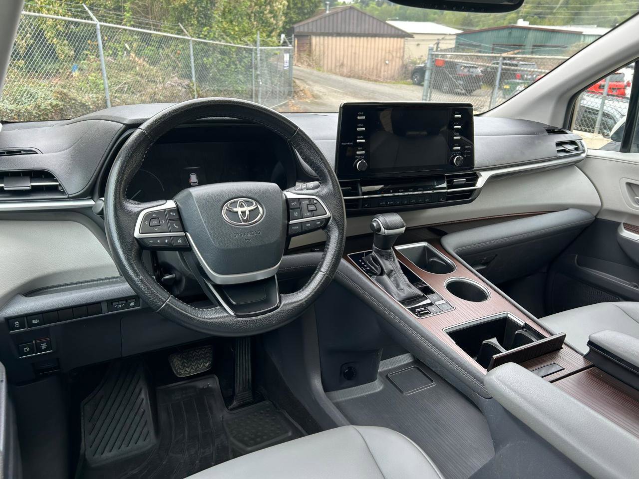 Used 2021 Toyota Sienna XLE AWD/4WD image 15