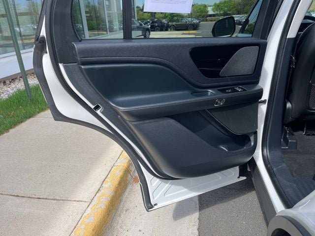 Certified 2025 Lincoln Aviator AWD image 19