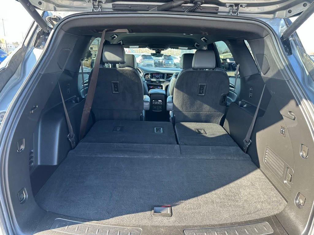 Used 2024 Buick Enclave Premium image 32