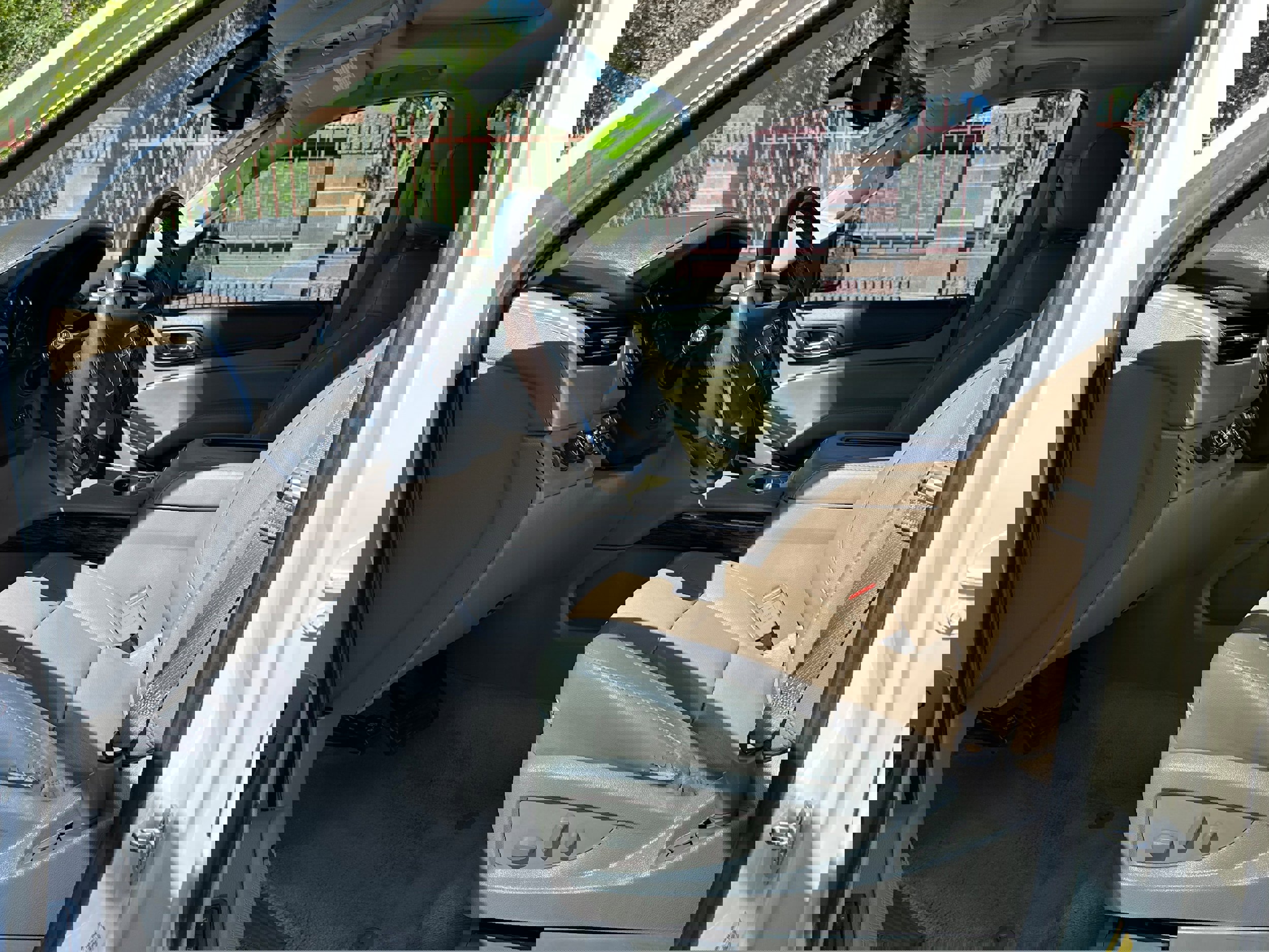 Used 2015 GMC Yukon SLT w/ Open Road Package AWD/4WD image 6