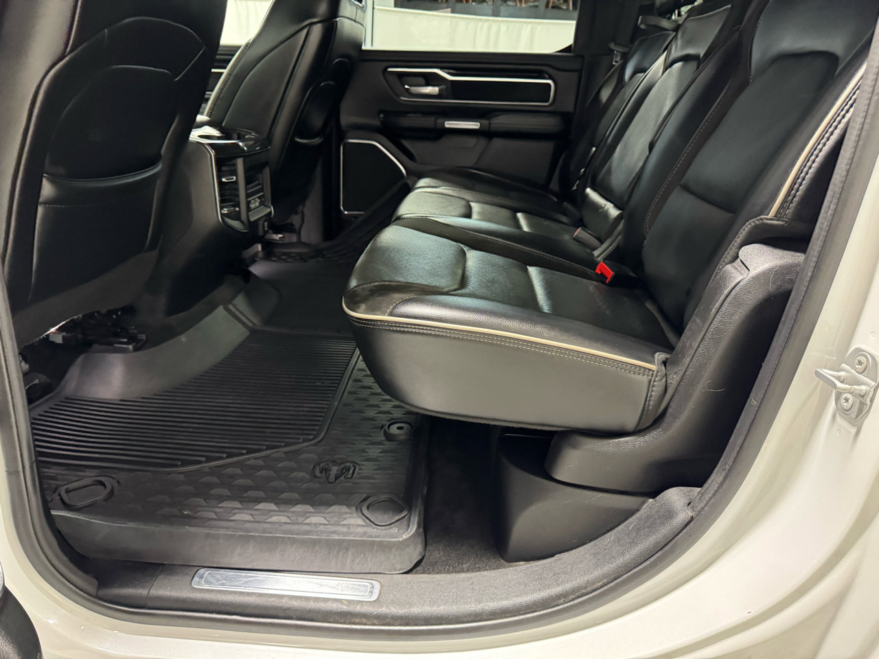 Used 2019 RAM 1500 Laramie image 16