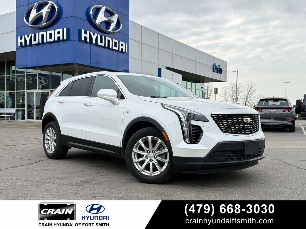 Used 2023 Cadillac XT4 Luxury w/ Cold Weather Package image 1