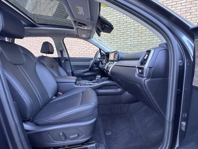 Used 2023 Kia Sorento X-Line EX image 12