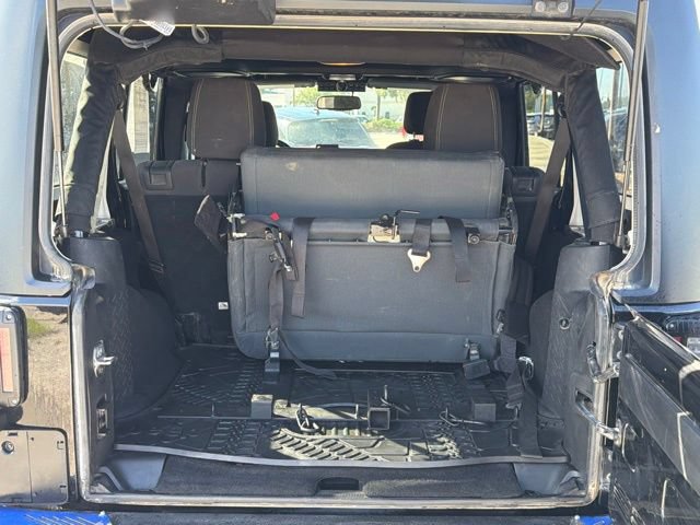 Used 2015 Jeep Wrangler Unlimited Rubicon w/ Dual Top Group AWD/4WD image 13