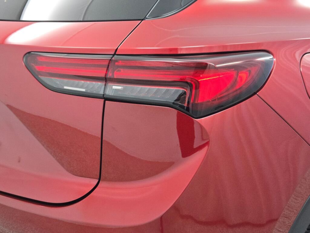 Used 2023 Buick Envision Preferred image 12