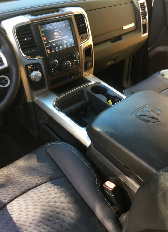Used 2016 RAM 1500 Laramie w/ Convenience Group image 21