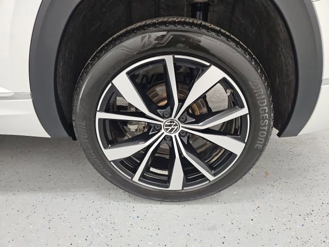 Used 2025 Volkswagen Atlas SEL Premium R-Line AWD/4WD image 7