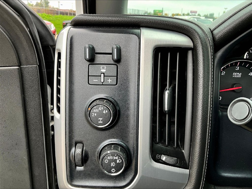 Used 2014 GMC Sierra 1500 SLE w/ SLE Preferred Package AWD/4WD image 17