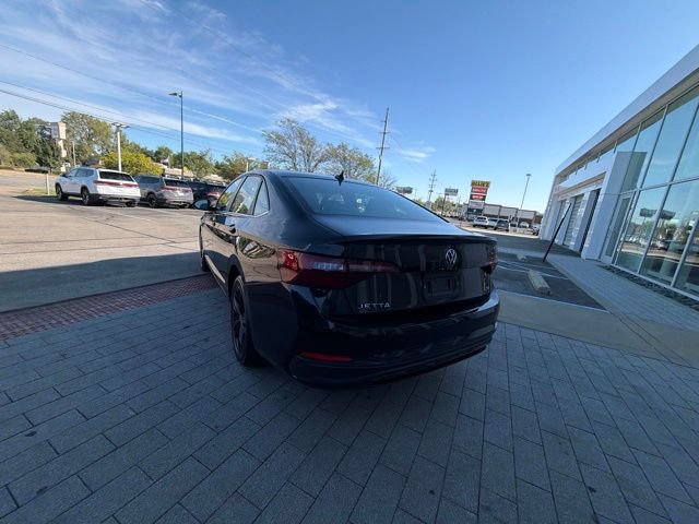 Used 2023 Volkswagen Jetta SE w/ Panoramic Sunroof Package FWD image 13