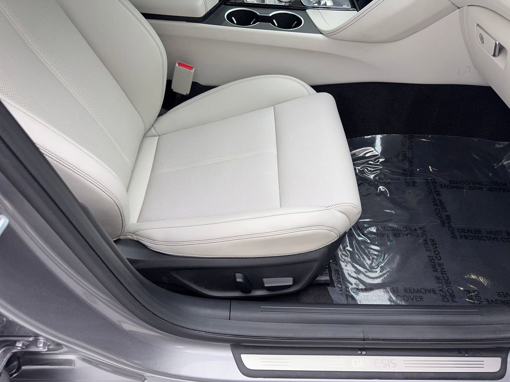 Used 2025 Genesis G70 2.5T image 44