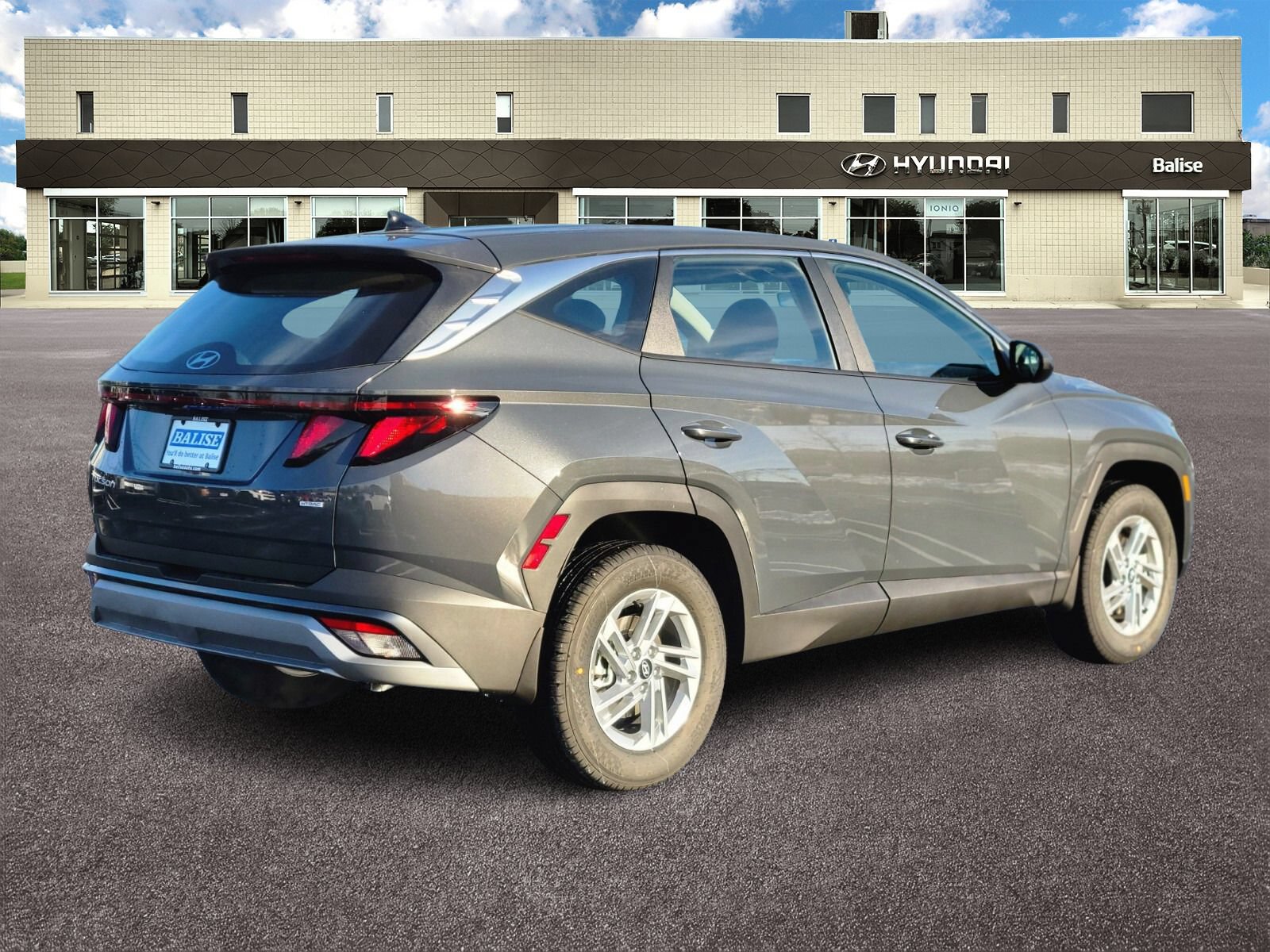 Used 2026 Hyundai Tucson SE AWD/4WD image 3