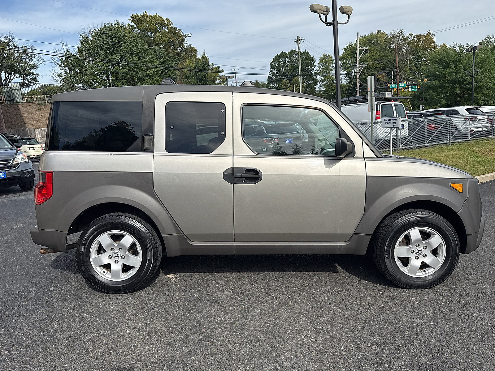 Used 2004 Honda Element EX image 3
