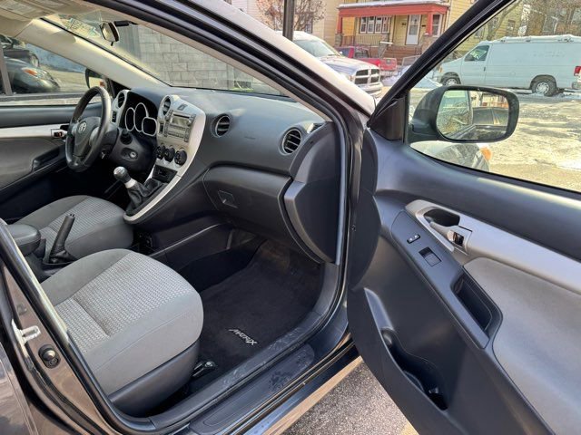 Used 2009 Toyota Matrix XRS image 27