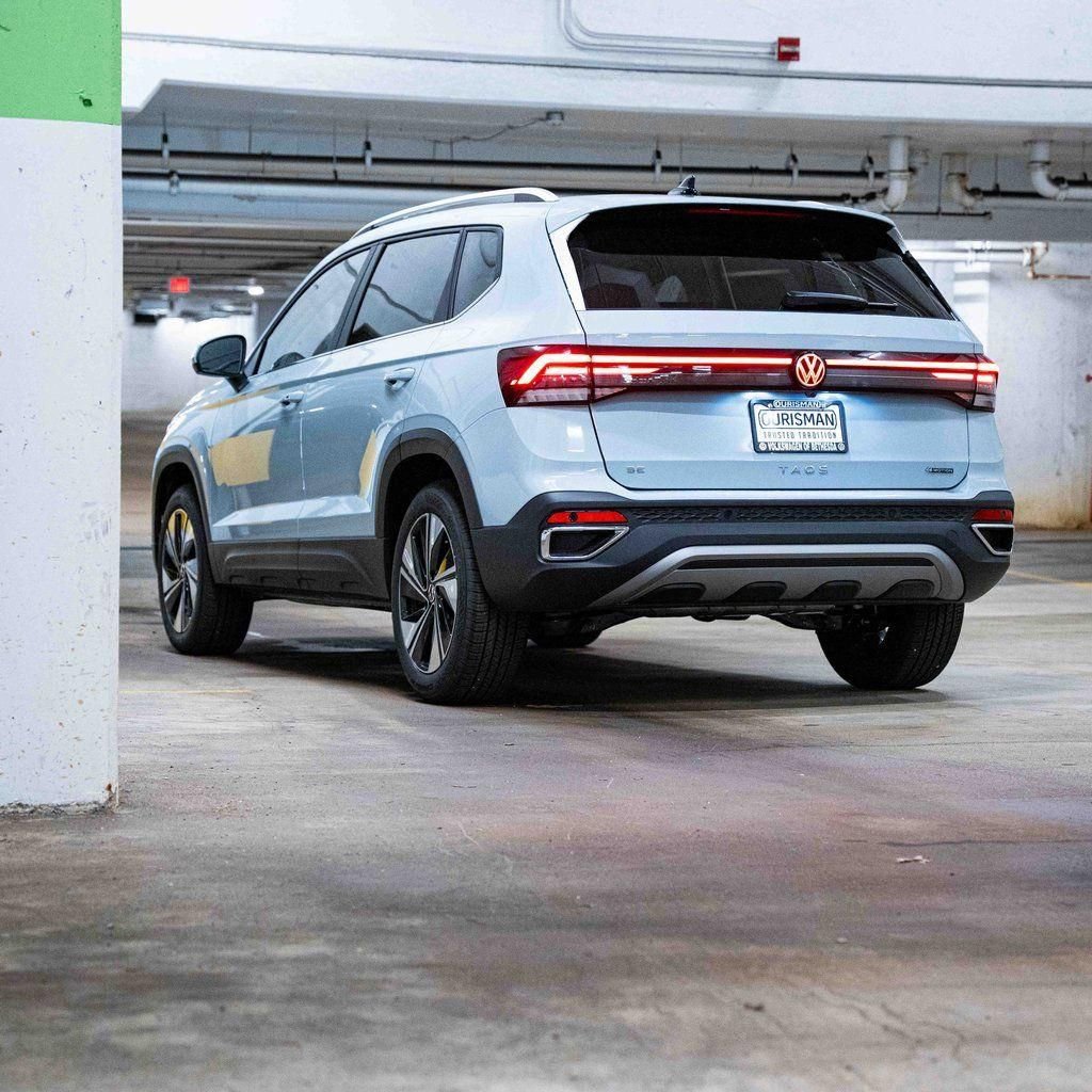 New 2026 Volkswagen Taos SE image 5