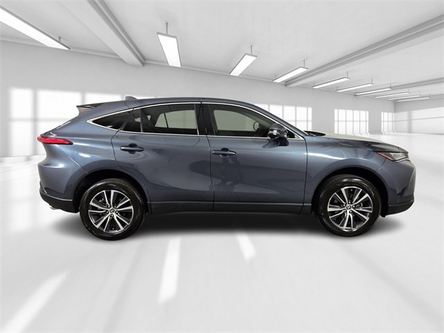 Used 2022 Toyota Venza LE image 8