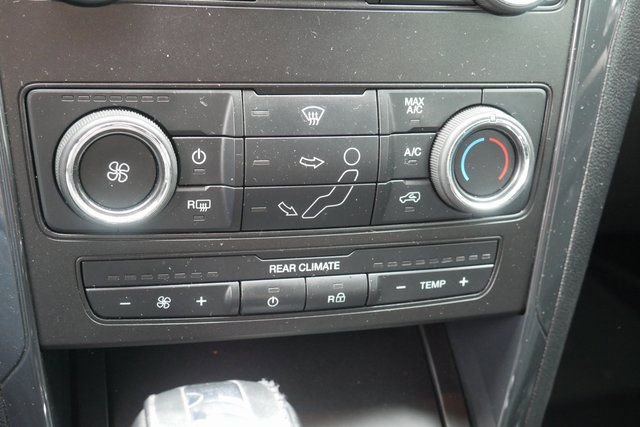 Used 2018 Ford Explorer XLT image 20