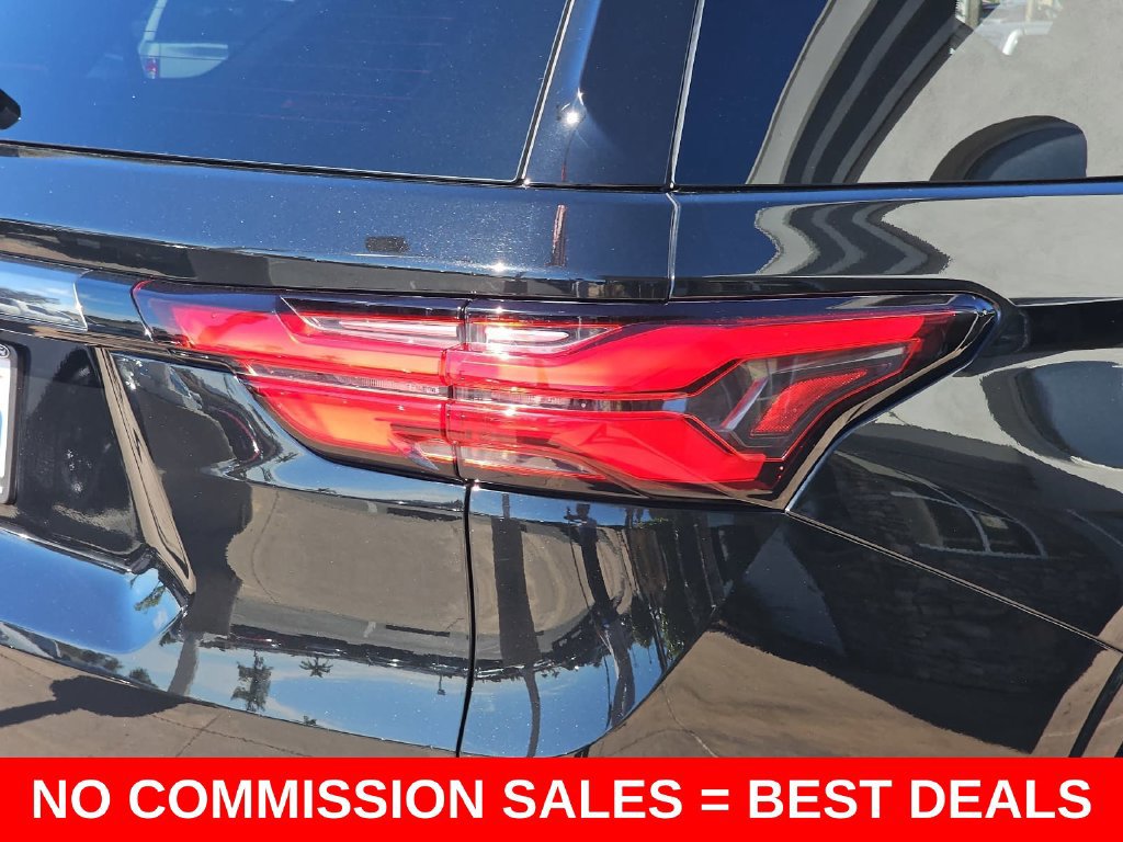 Used 2023 Chevrolet Traverse Premier w/ Redline Edition AWD/4WD image 42