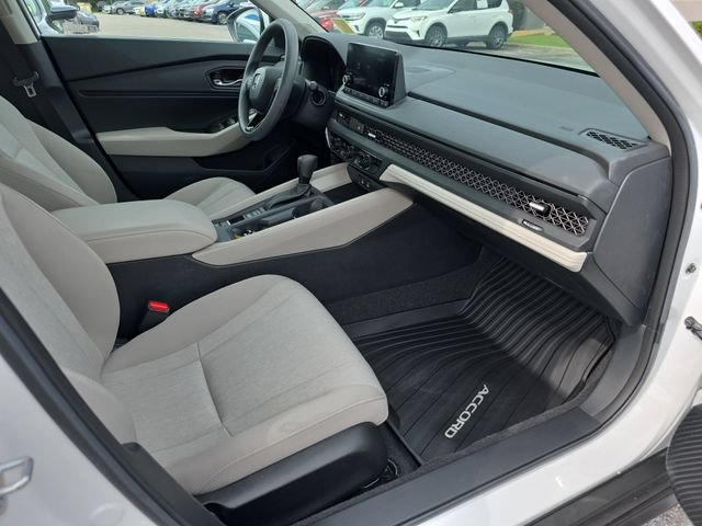 Used 2023 Honda Accord EX image 31