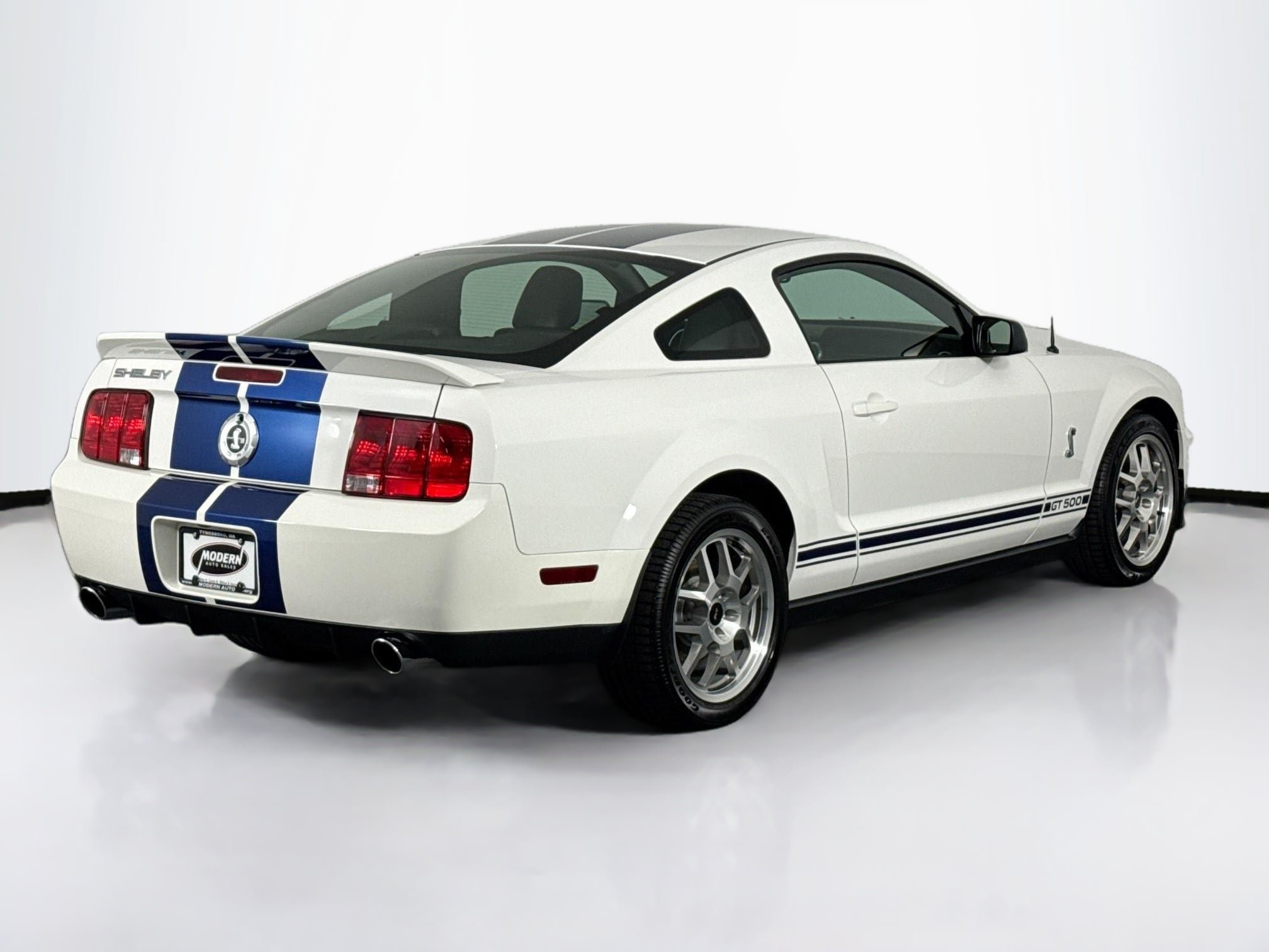 Used 2007 Ford Mustang Shelby GT500 RWD image 14