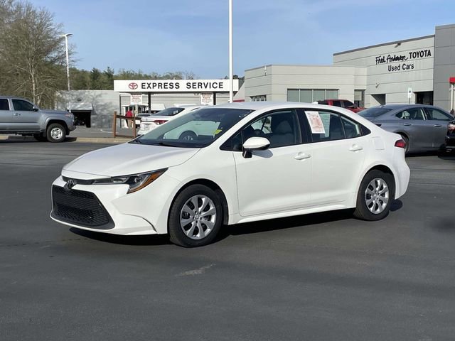 Used 2022 Toyota Corolla LE image 1