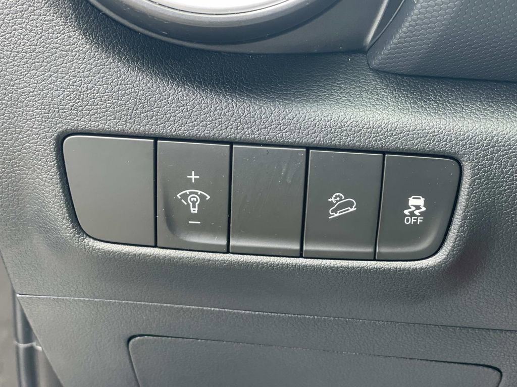 Used 2023 Hyundai Kona SEL FWD image 17