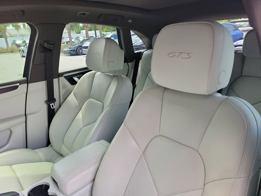 Certified 2021 Porsche Macan GTS AWD/4WD image 6