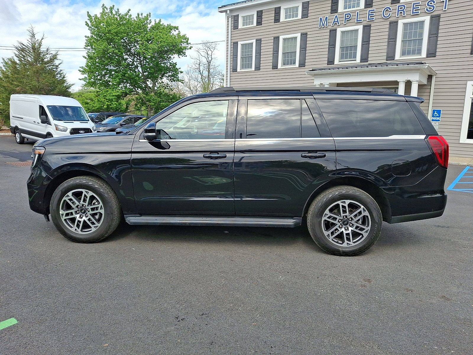Used 2025 Ford Expedition Active AWD/4WD image 8