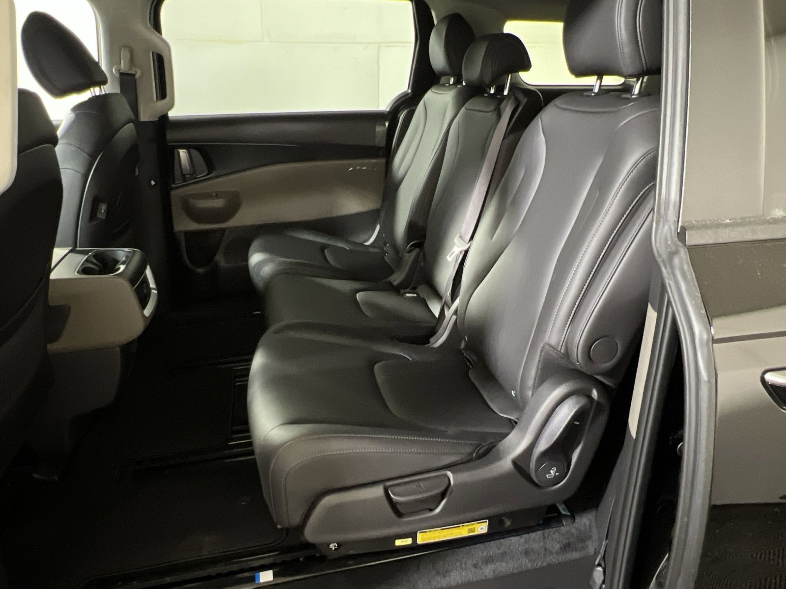 New 2026 Kia Carnival LXS image 23