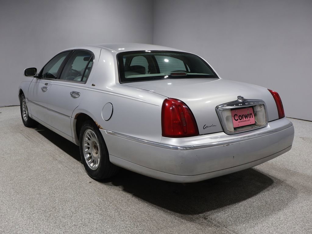 Used 2000 Lincoln Town Car Cartier image 11