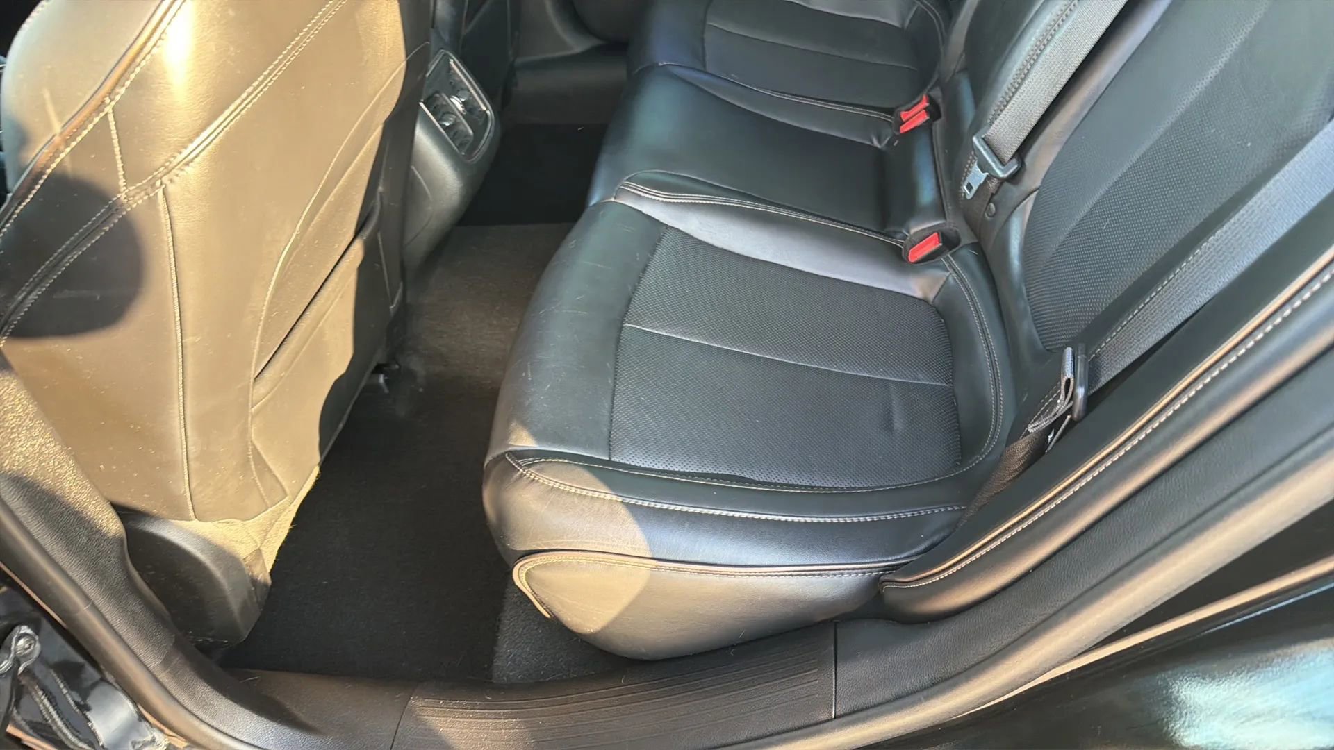 Used 2015 Chrysler 200 C w/ Navigation & Sound Group I image 37