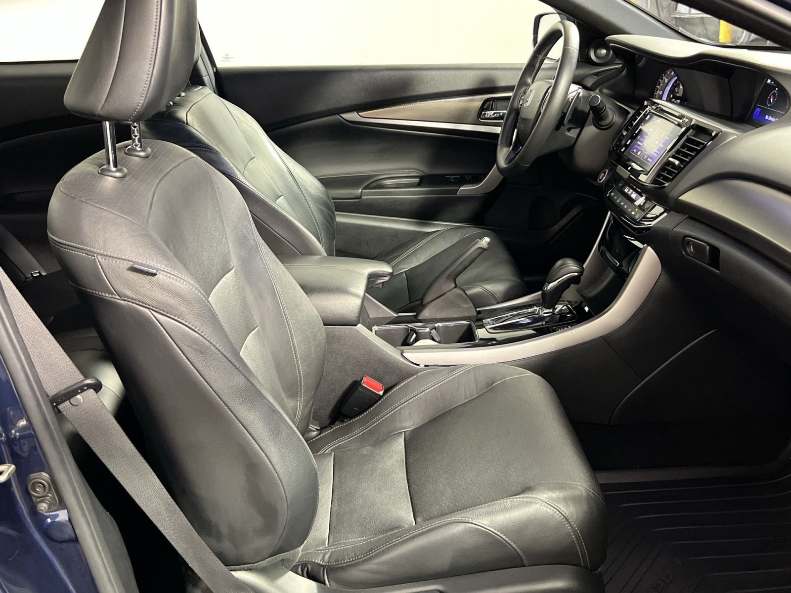 Used 2017 Honda Accord EX-L image 29