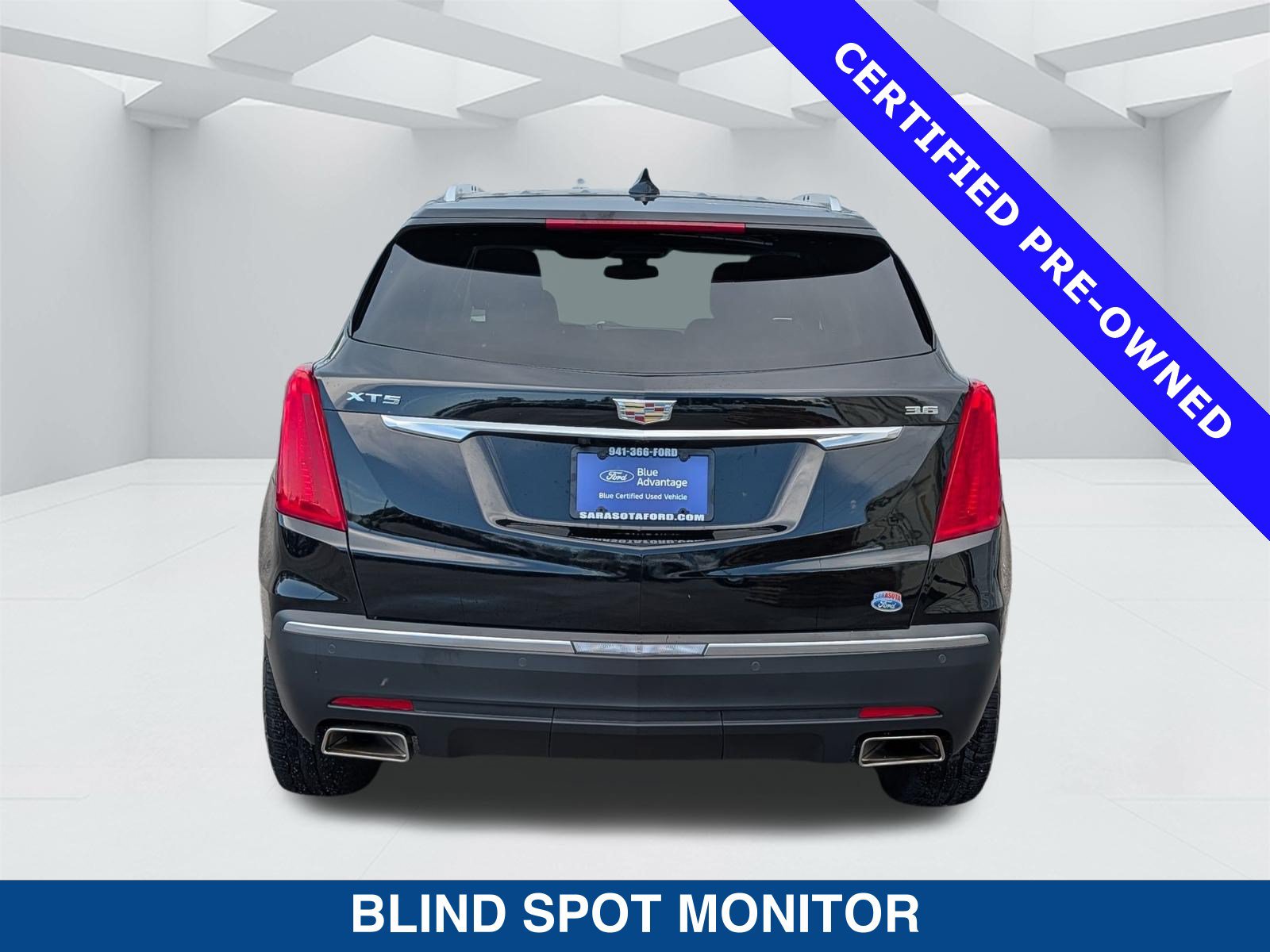 Used 2017 Cadillac XT5 Luxury w/ Driver Awareness Package FWD image 5