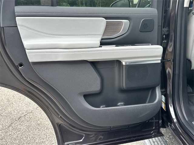 New 2025 Ford Expedition Platinum w/ Platinum Ultimate Package image 22